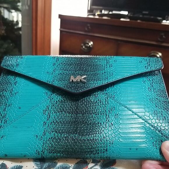 Michael Kors Teal Snake Print Clutch - Picture 1 of 1